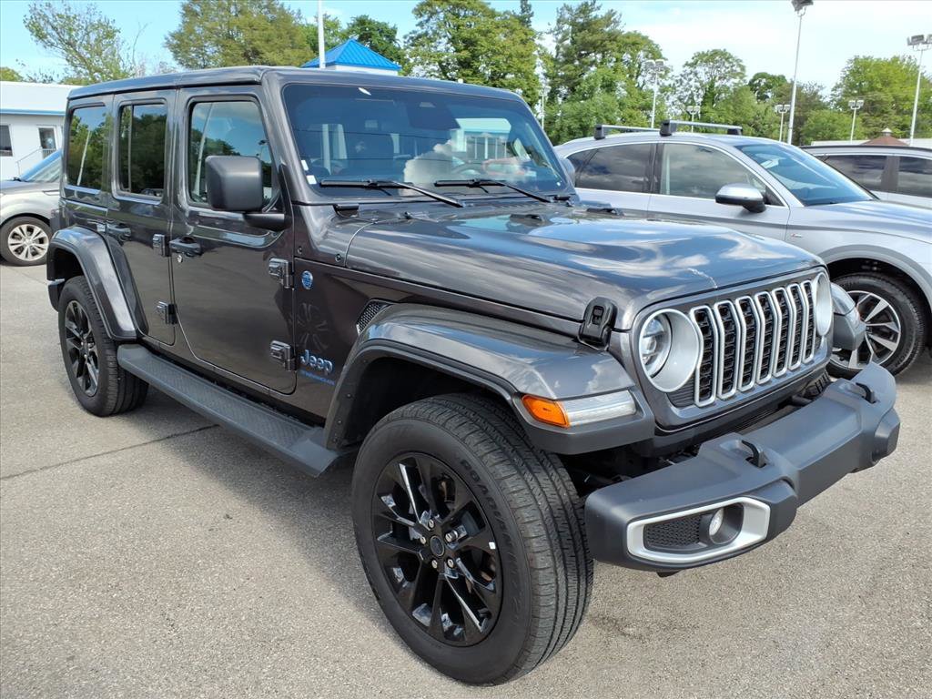 Used 2025 Jeep Wrangler Unlimited Sahara AWD/4WD image 2