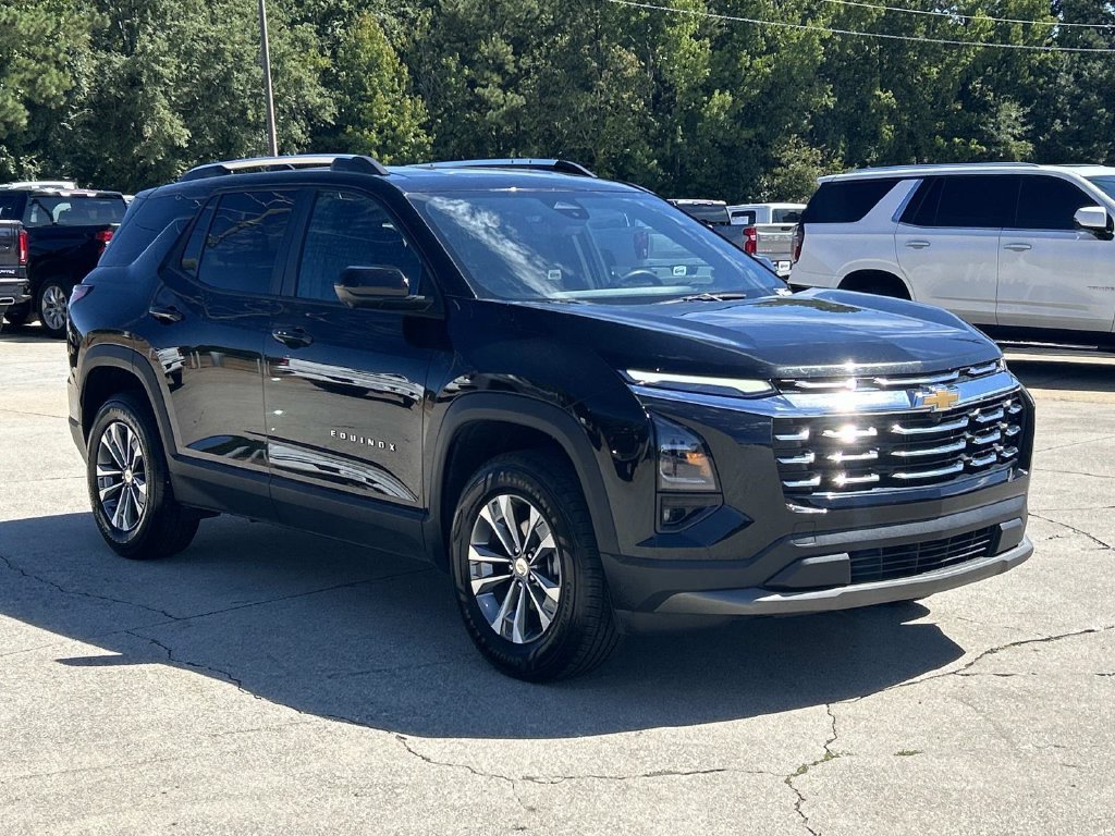 Used 2025 Chevrolet Equinox LT w/ Convenience Package II FWD image 5