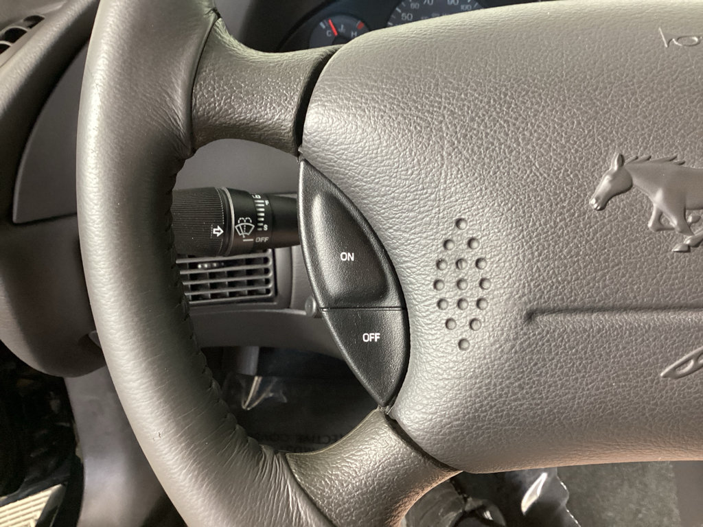 Used 2001 Ford Mustang GT RWD image 17