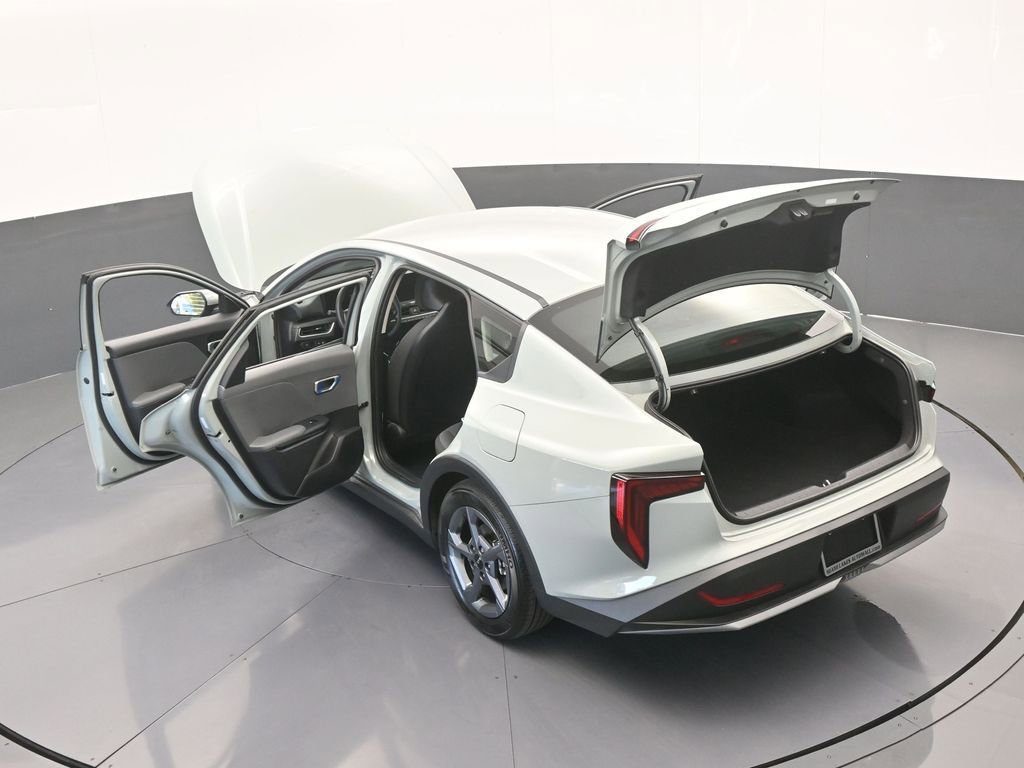 Used 2025 Kia K4 LXS image 61