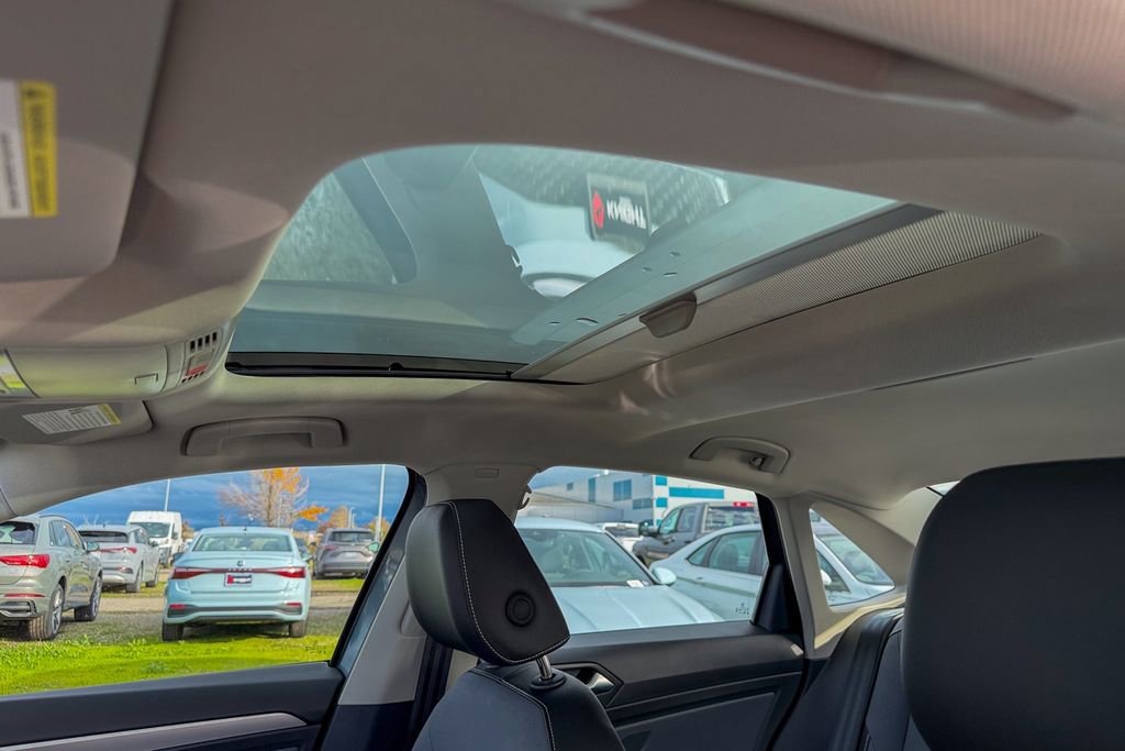 New 2026 Volkswagen Jetta SE FWD image 20
