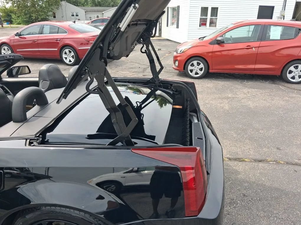 Used 2006 Cadillac XLR V RWD image 51