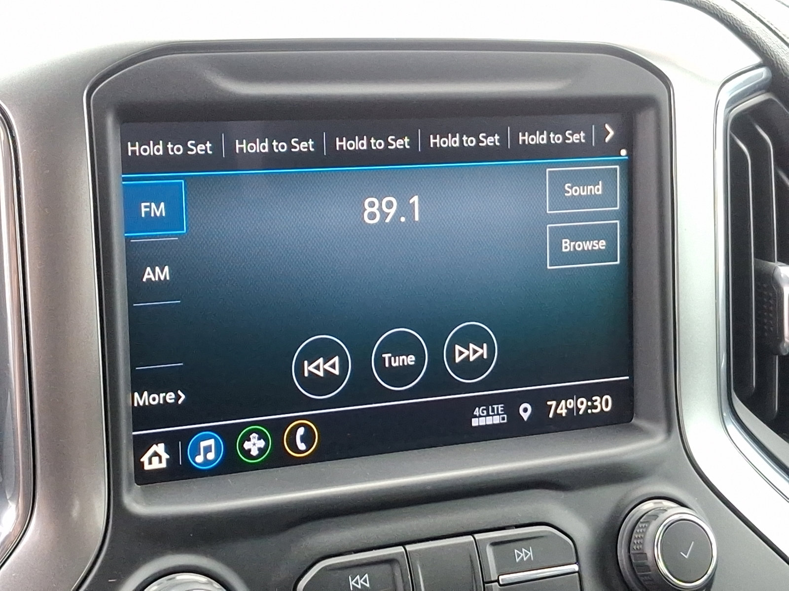 Used 2020 Chevrolet Silverado 1500 LT w/ Convenience Package image 17