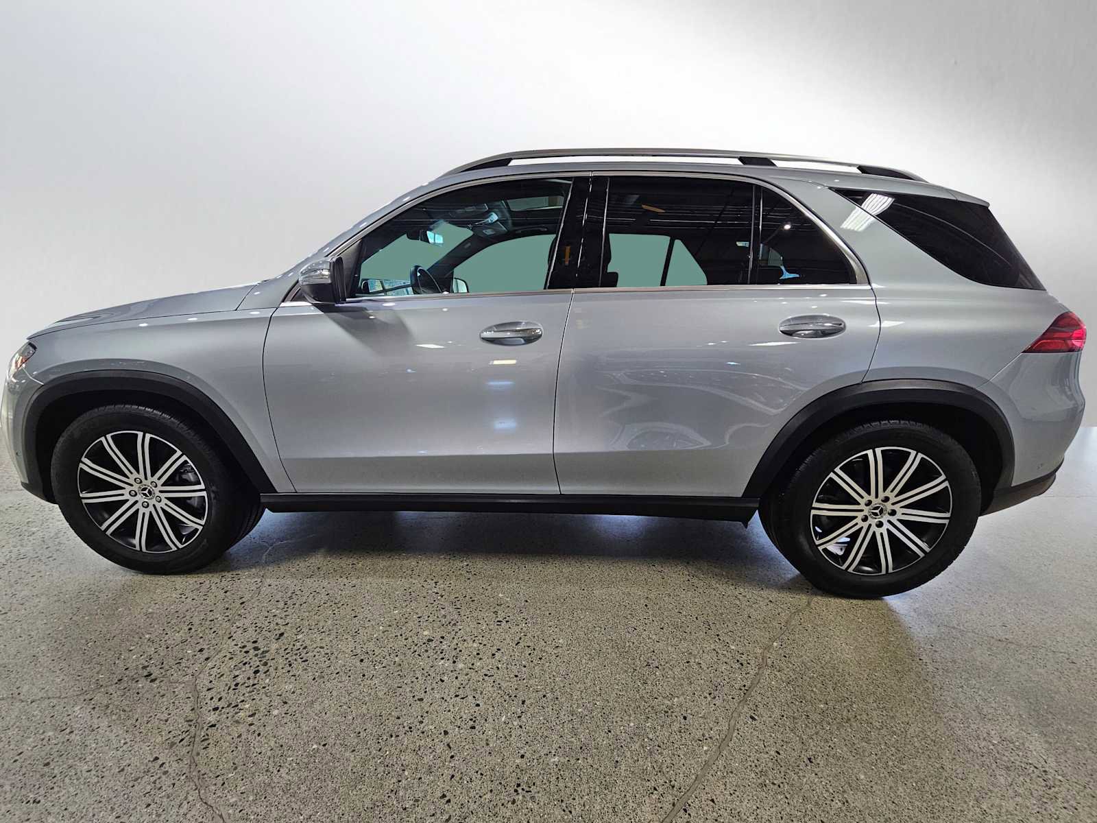 Used 2025 Mercedes-Benz GLE 450 4MATIC image 6