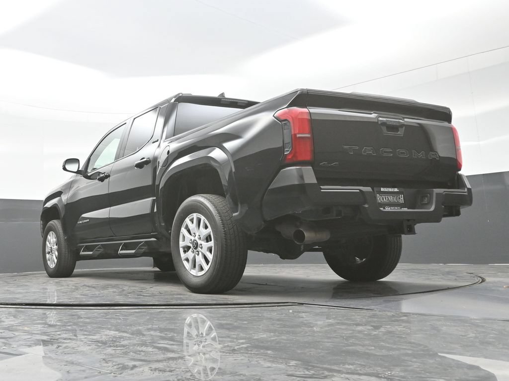Used 2025 Toyota Tacoma SR5 AWD/4WD image 21