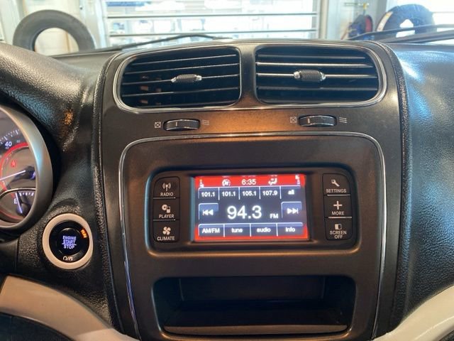 Used 2020 Dodge Journey SE w/ Blacktop Package image 16