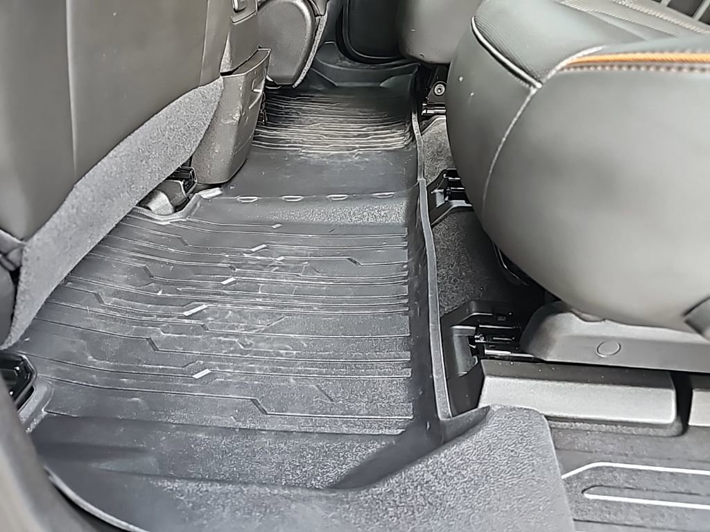 Used 2023 GMC Acadia AT4 w/ Technology Package image 18