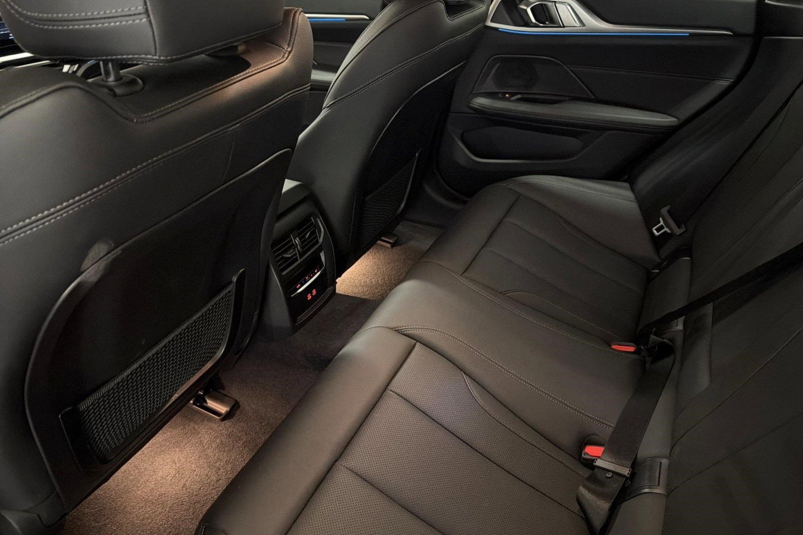 Used 2023 BMW i4 eDrive35 image 16