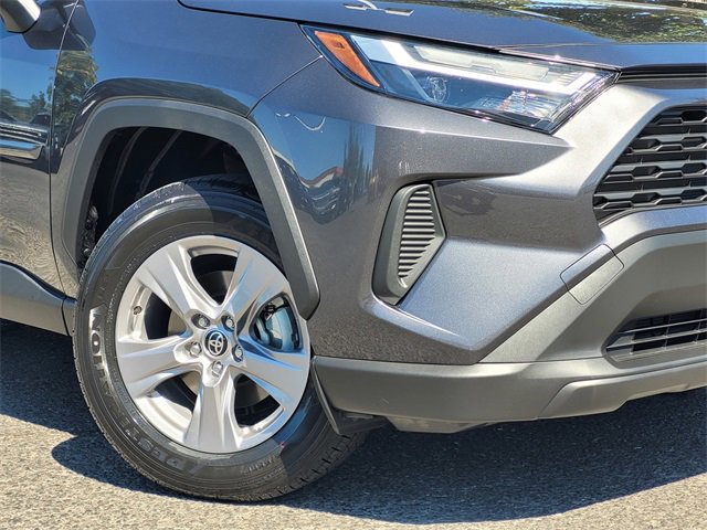 Used 2025 Toyota RAV4 XLE image 4