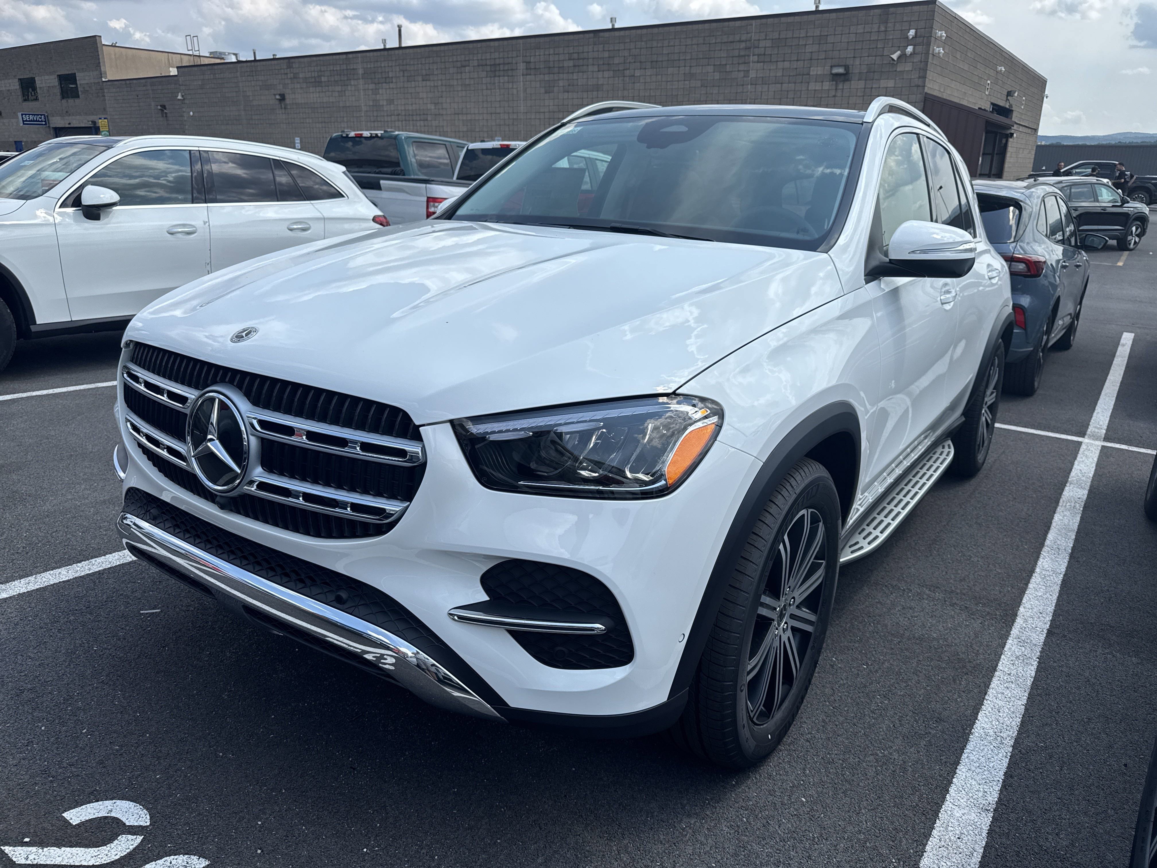 Used 2026 Mercedes-Benz GLE 350 4MATIC image 3