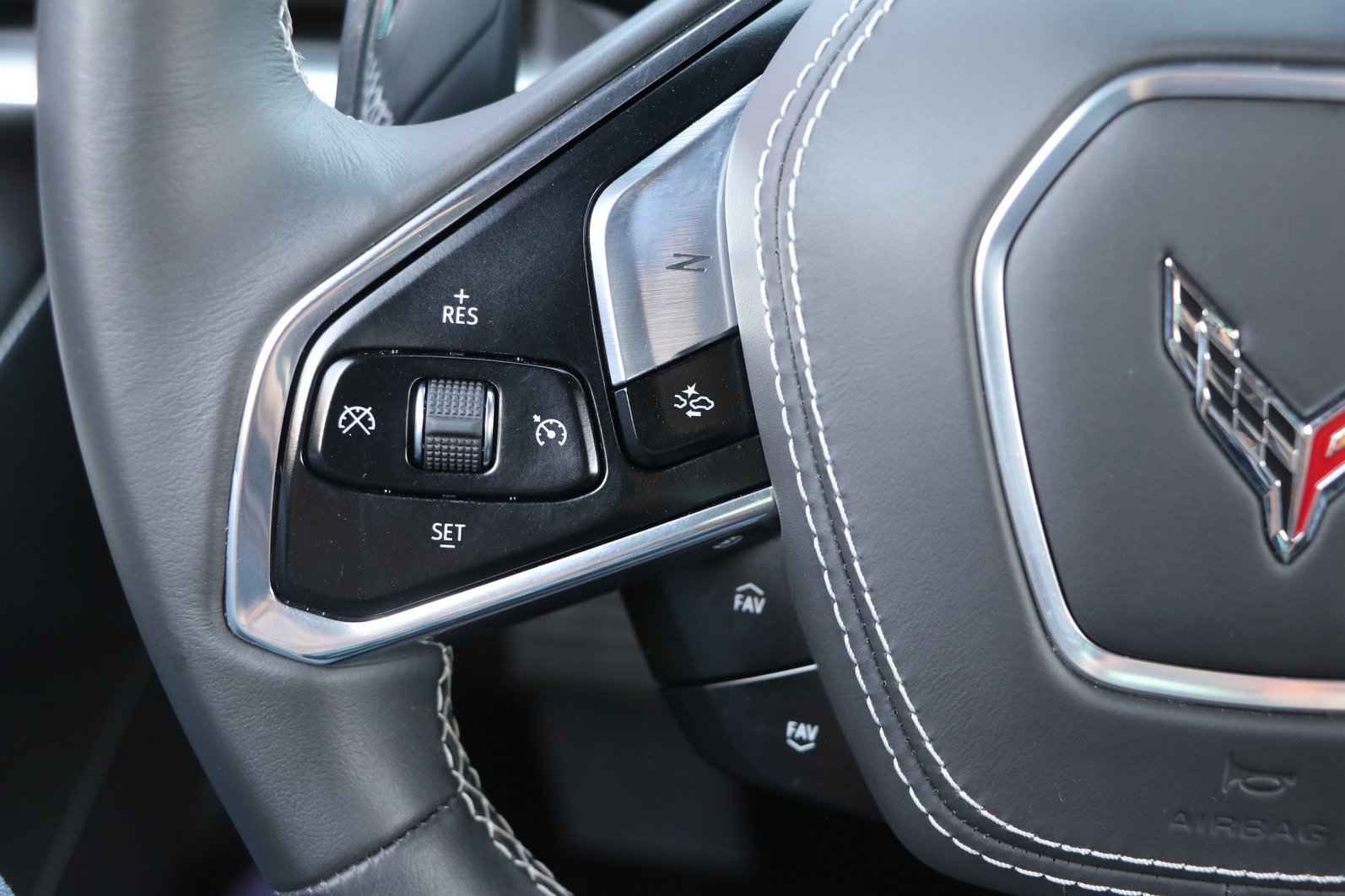 Used 2025 Chevrolet Corvette Z06 RWD image 16