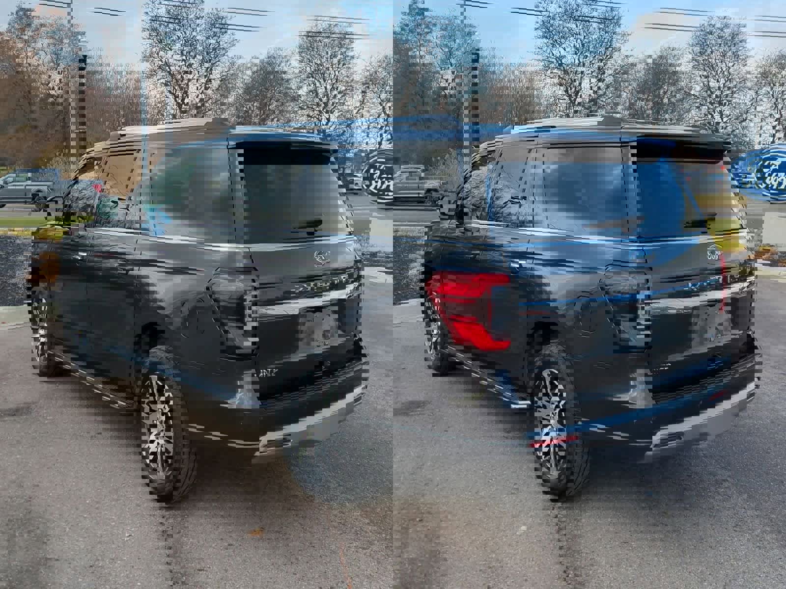 Used 2023 Ford Expedition Max Limited image 6