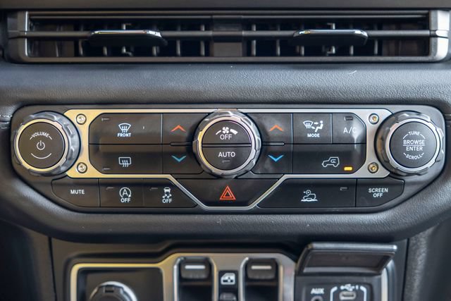 Used 2024 Jeep Wrangler Unlimited Rubicon AWD/4WD image 28