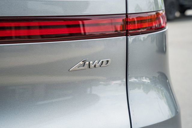 Used 2026 Genesis GV70 2.5T AWD/4WD image 9