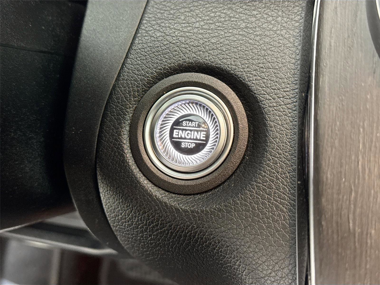 Used 2020 Mercedes-Benz C 300 4MATIC Sedan image 20