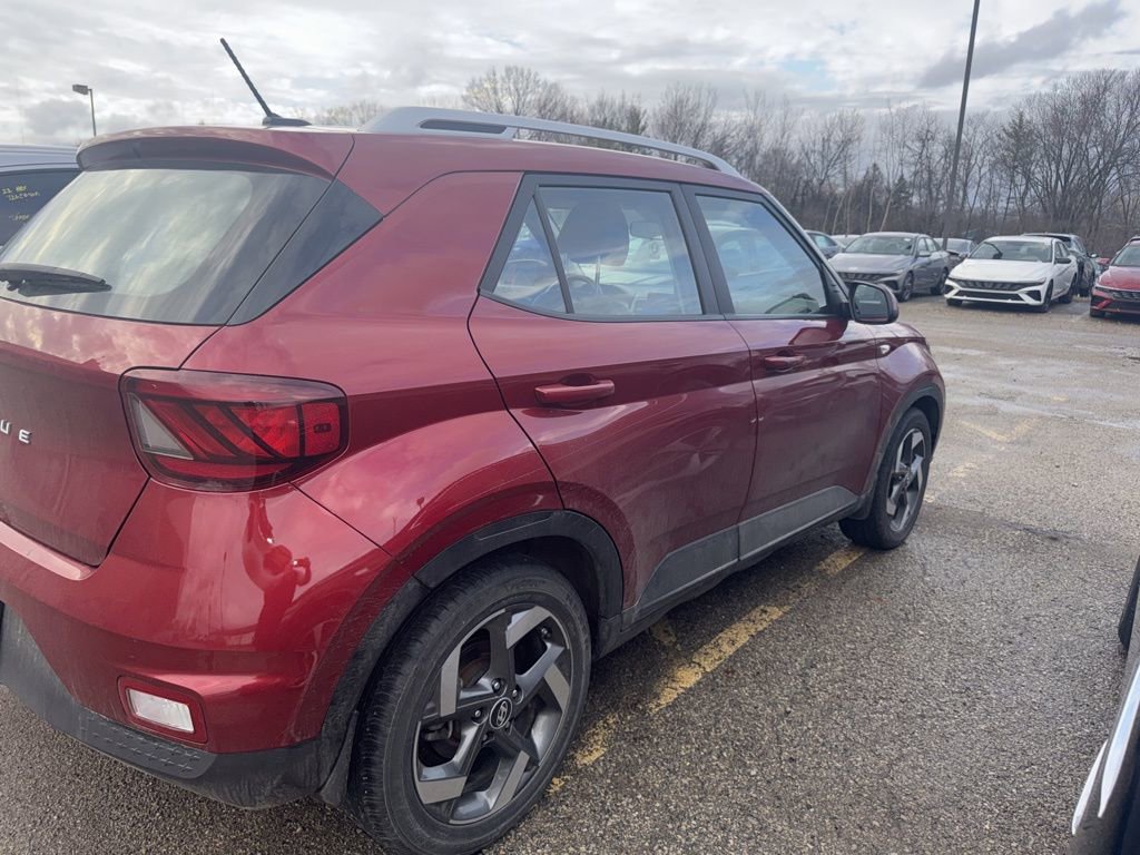 Certified 2024 Hyundai Venue Limited image 4