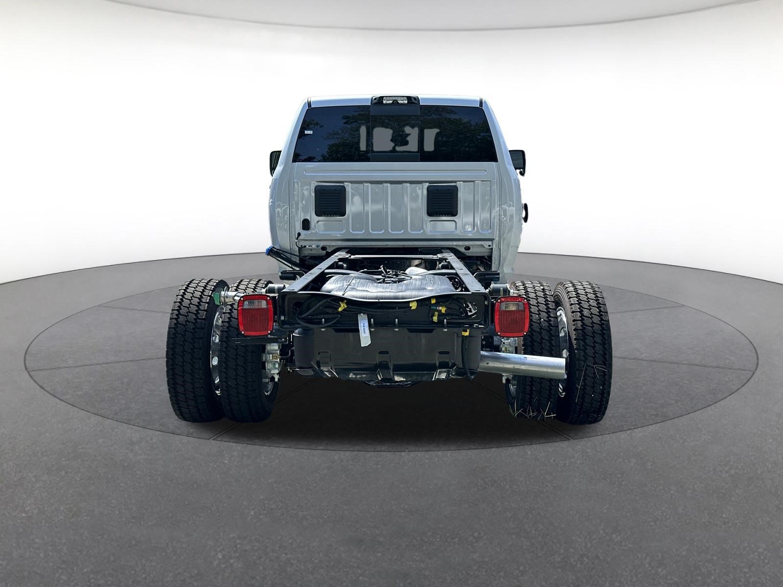 New 2027 RAM 4500 4x4 Crew Cab DRW w/ Laramie Trim Package image 4