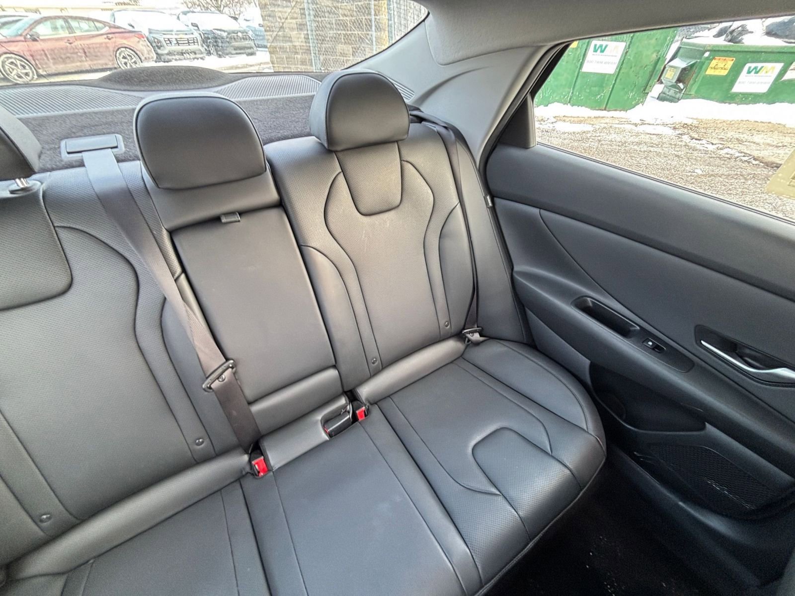 Used 2025 Hyundai Elantra Limited image 40