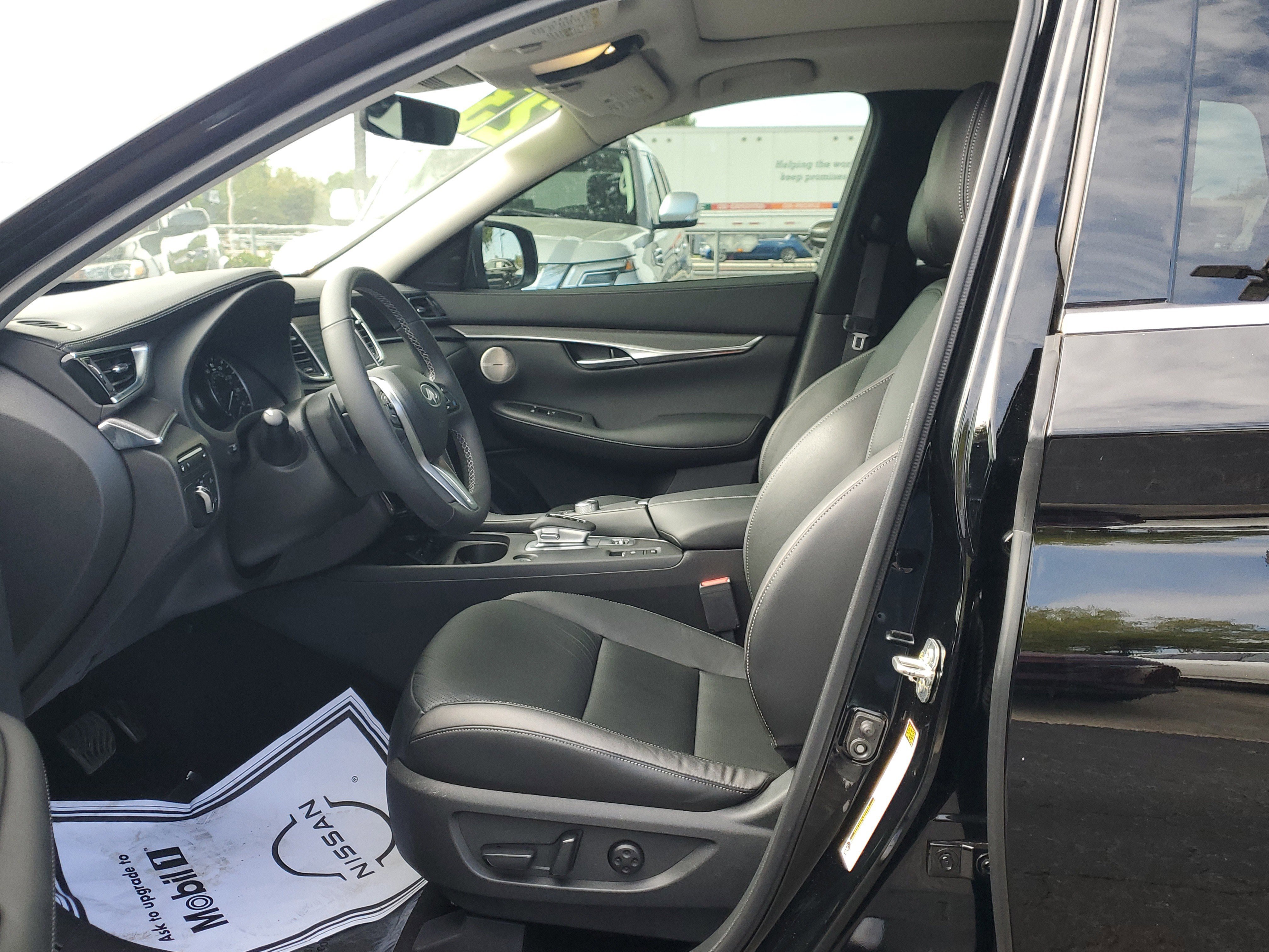 Used 2023 INFINITI QX50 Luxe FWD image 19