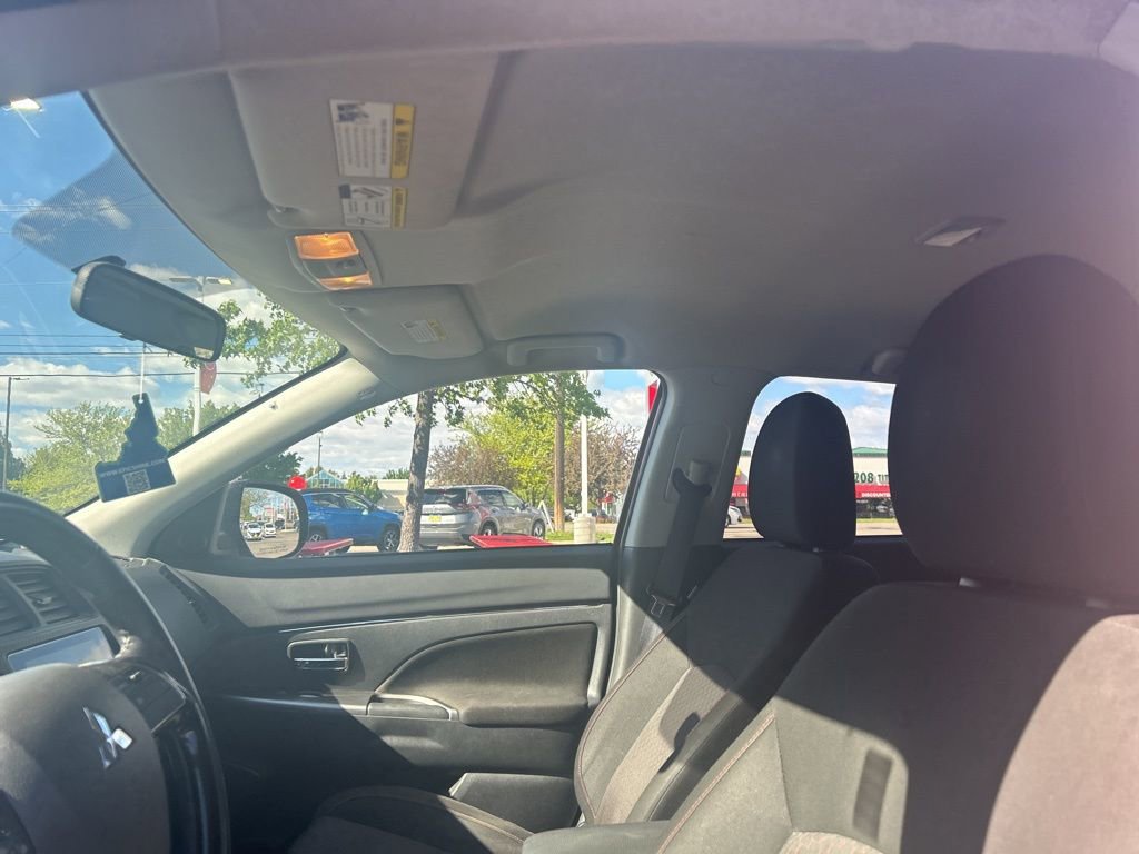 Used 2019 Mitsubishi Outlander Sport SE FWD image 5