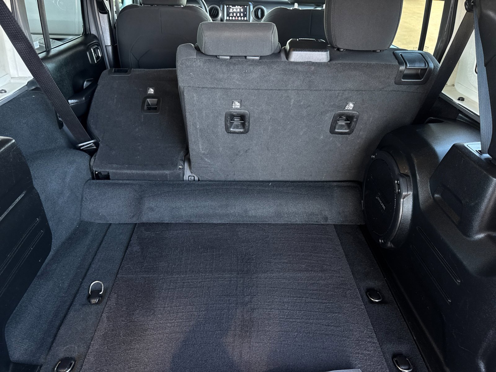 Used 2023 Jeep Wrangler Unlimited image 14