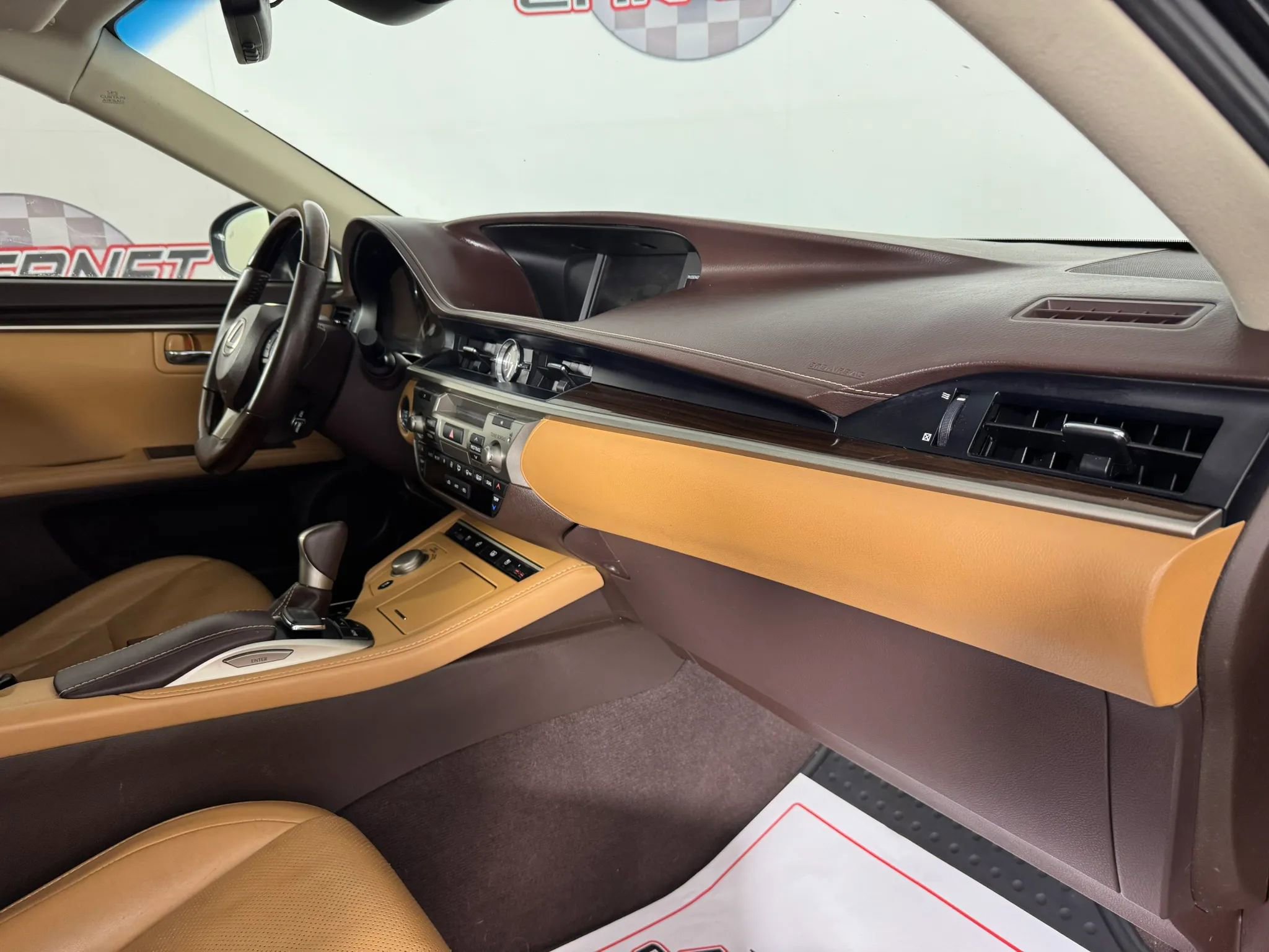 Used 2016 Lexus ES 350 w/ Luxury Package w/Wood Trim FWD image 9