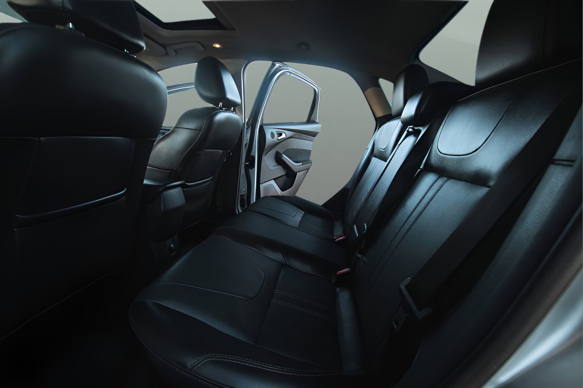 Used 2014 Ford Focus Titanium image 16