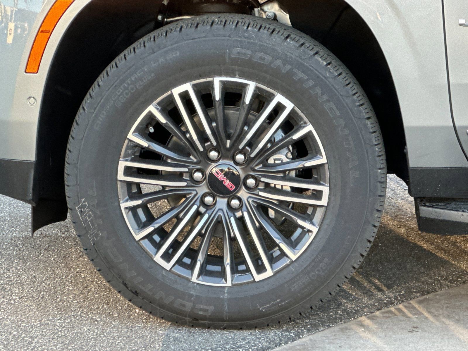 New 2026 GMC Yukon XL Elevation w/ Elevation Premium Package AWD/4WD image 27