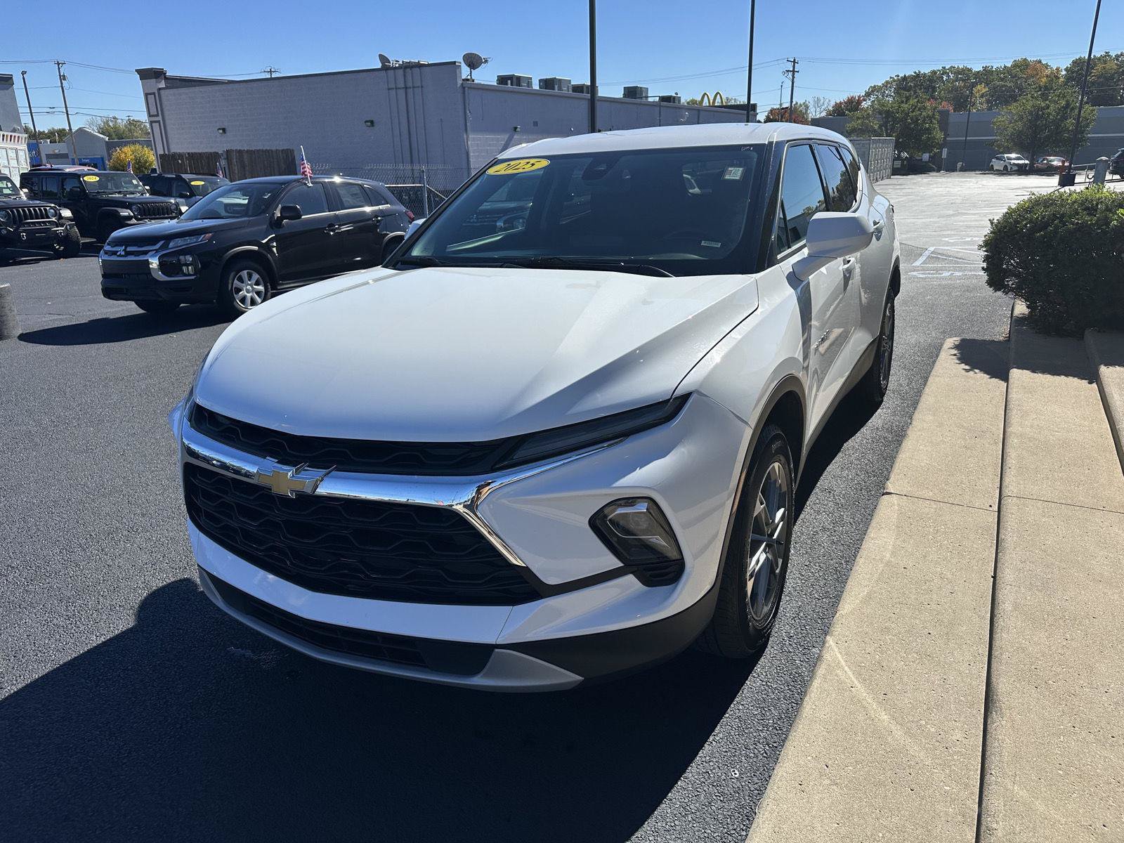 Used 2025 Chevrolet Blazer LT FWD image 5