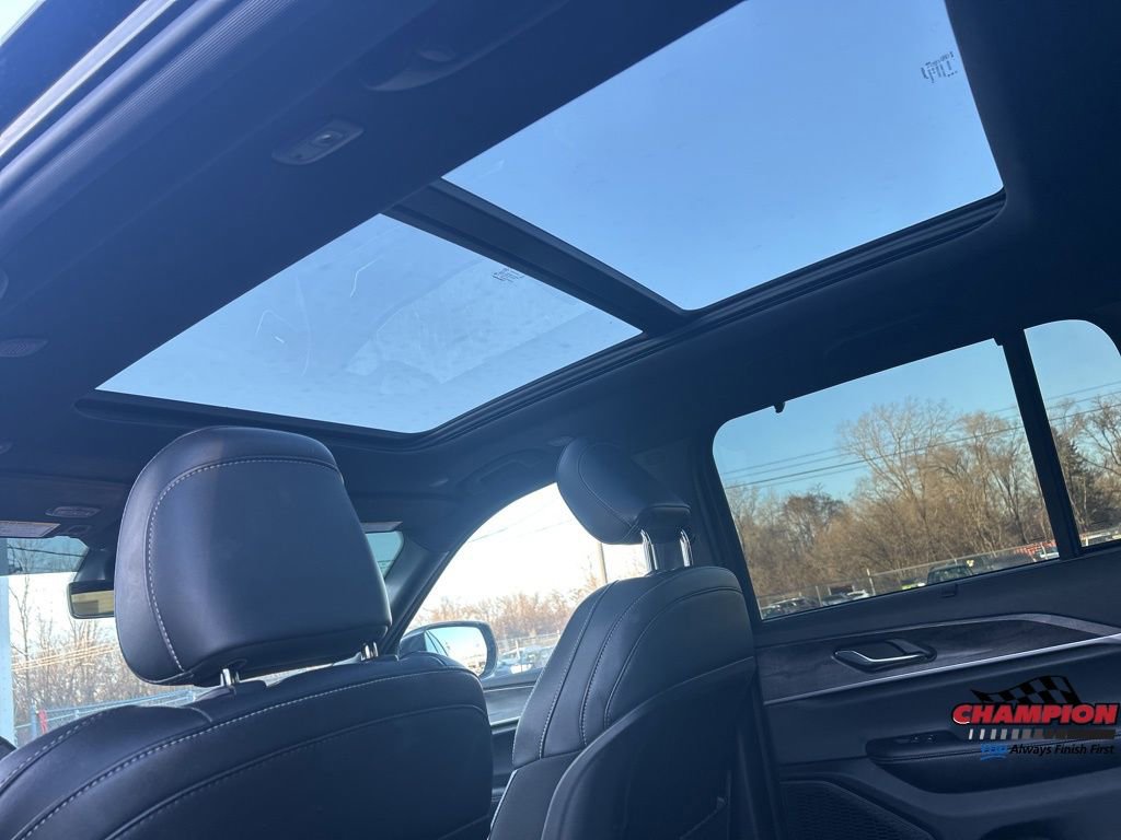 Used 2025 Jeep Grand Cherokee Limited w/ Luxury Tech Group II image 13