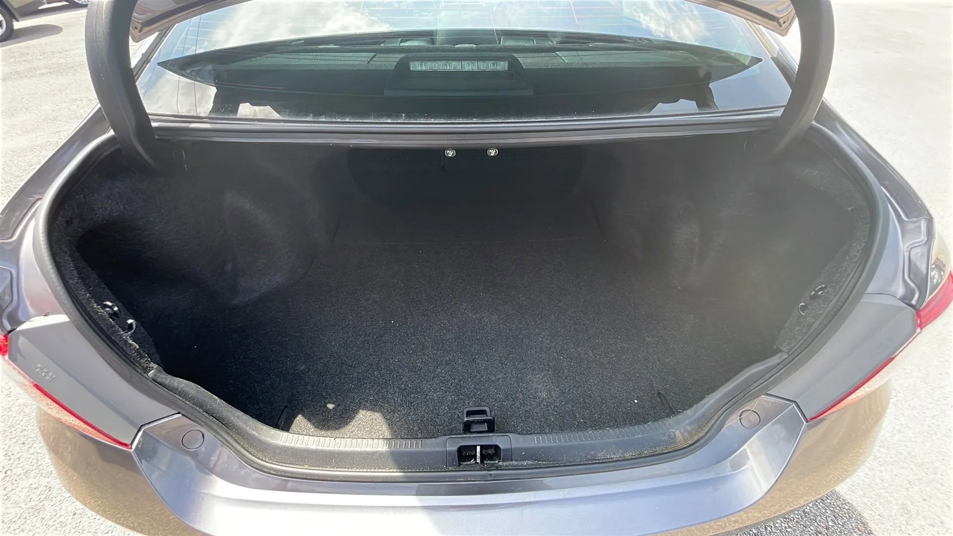 Used 2016 Toyota Camry SE FWD image 20