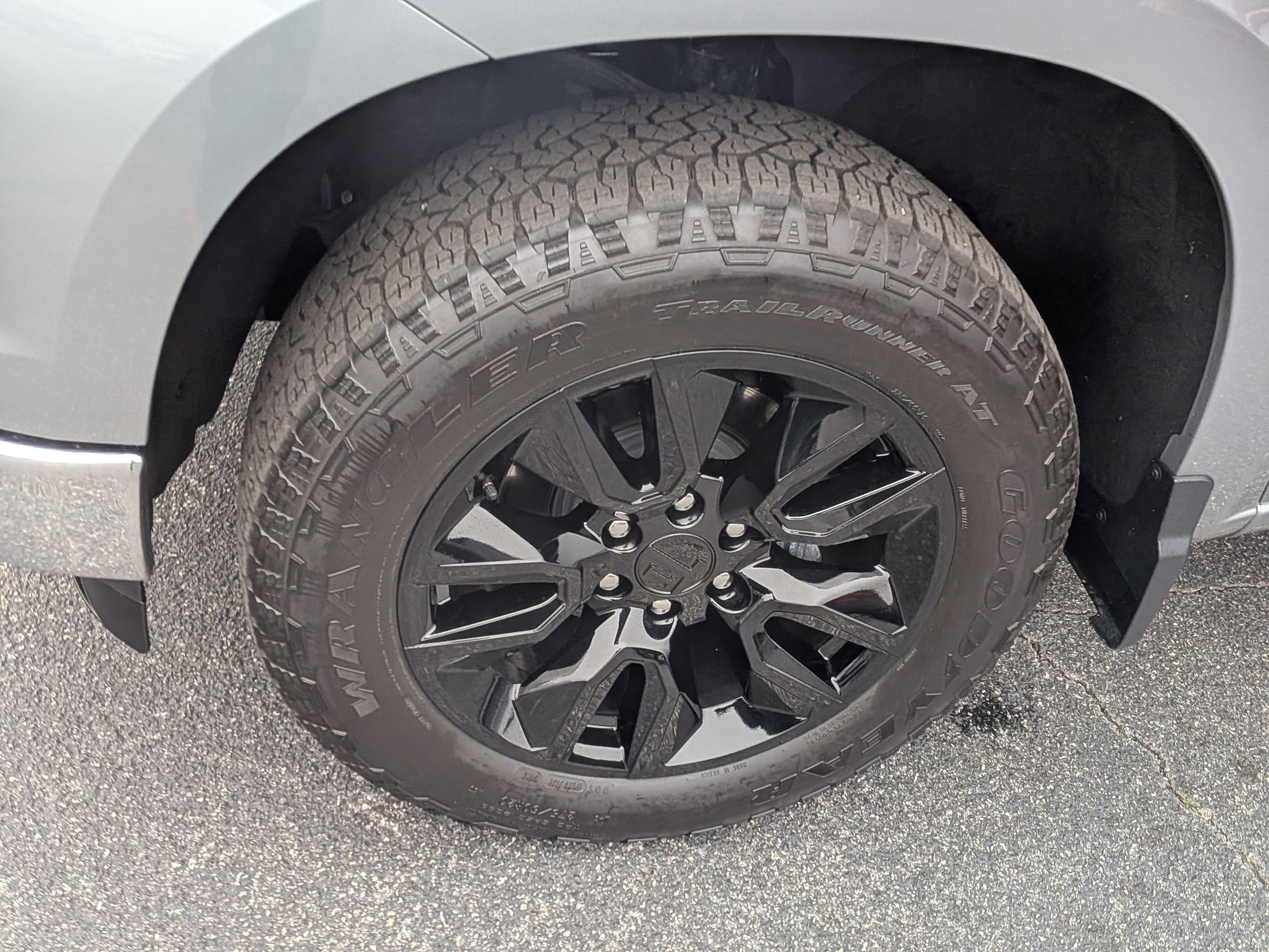 Used 2024 Chevrolet Silverado 1500 LT image 12