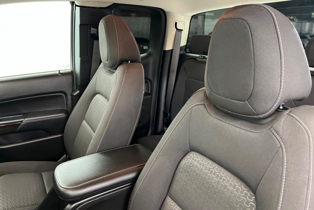 Used 2017 GMC Canyon SLE AWD/4WD image 16