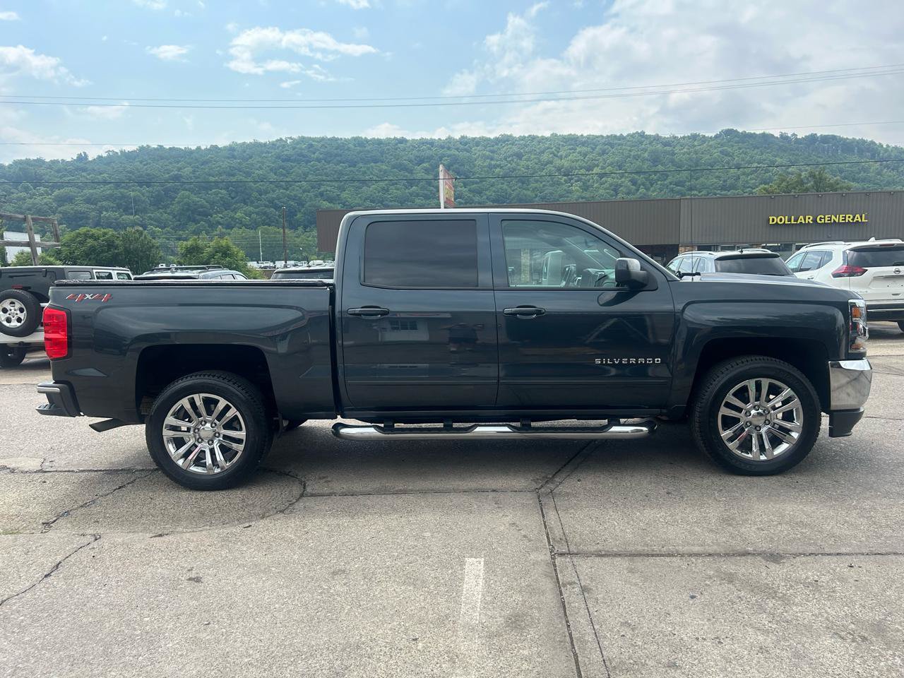 Used 2018 Chevrolet Silverado 1500 LT w/ All Star Edition AWD/4WD image 8
