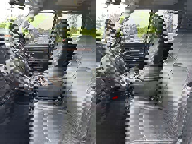 Used 2015 RAM 2500 Laramie AWD/4WD image 3