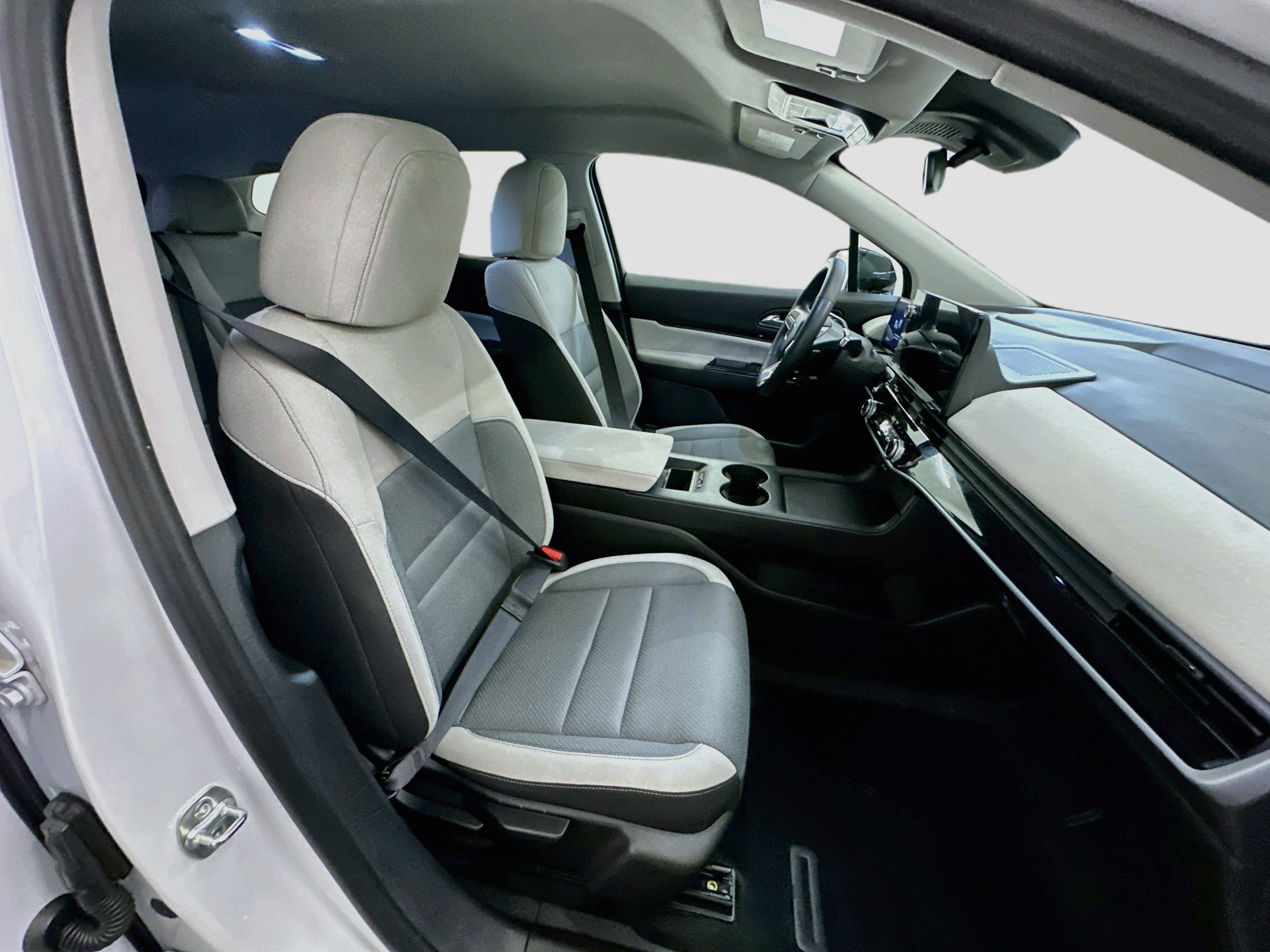 Used 2025 Honda Prologue EX image 32