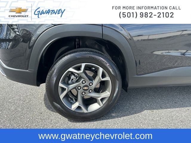 Used 2025 Chevrolet Trax LT w/ LT Convenience Package image 11