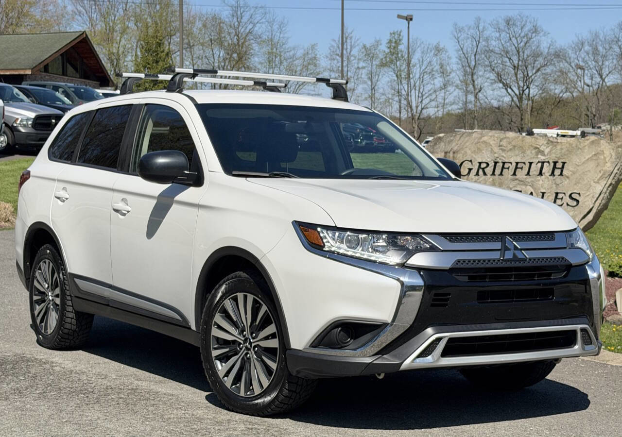 Used 2020 Mitsubishi Outlander ES AWD/4WD image 1