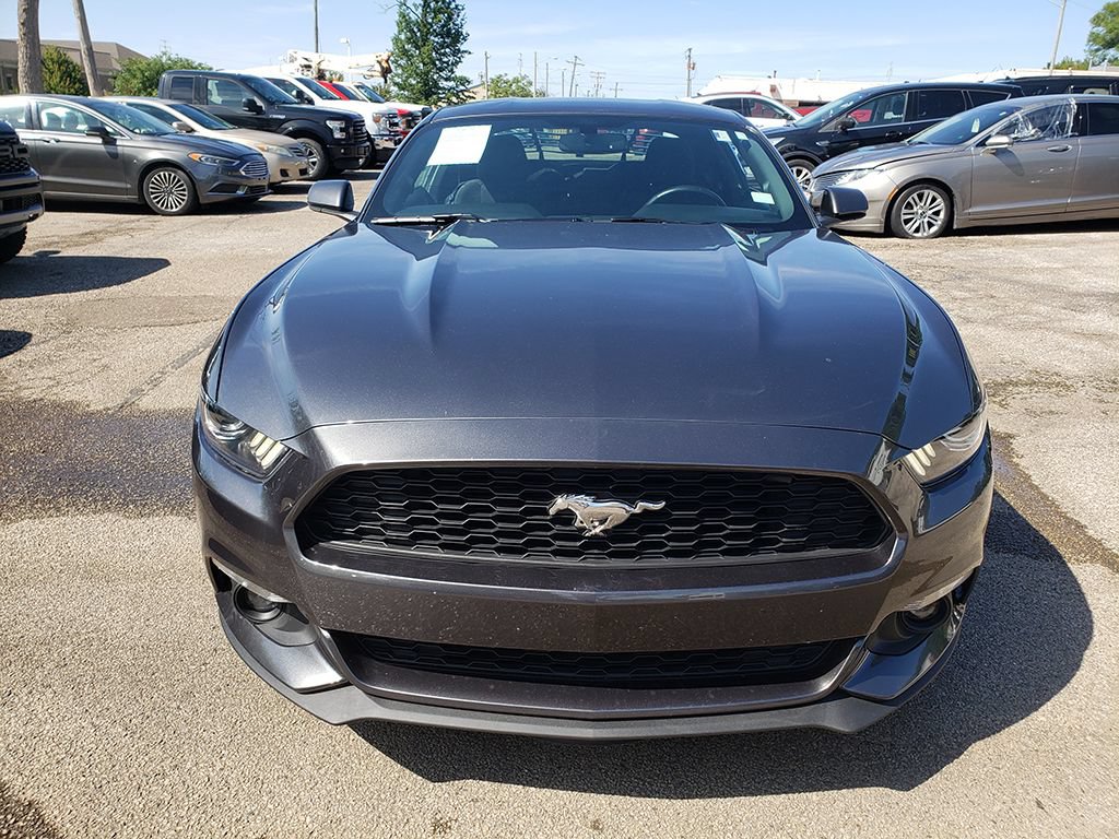 Used 2017 Ford Mustang Coupe RWD image 5