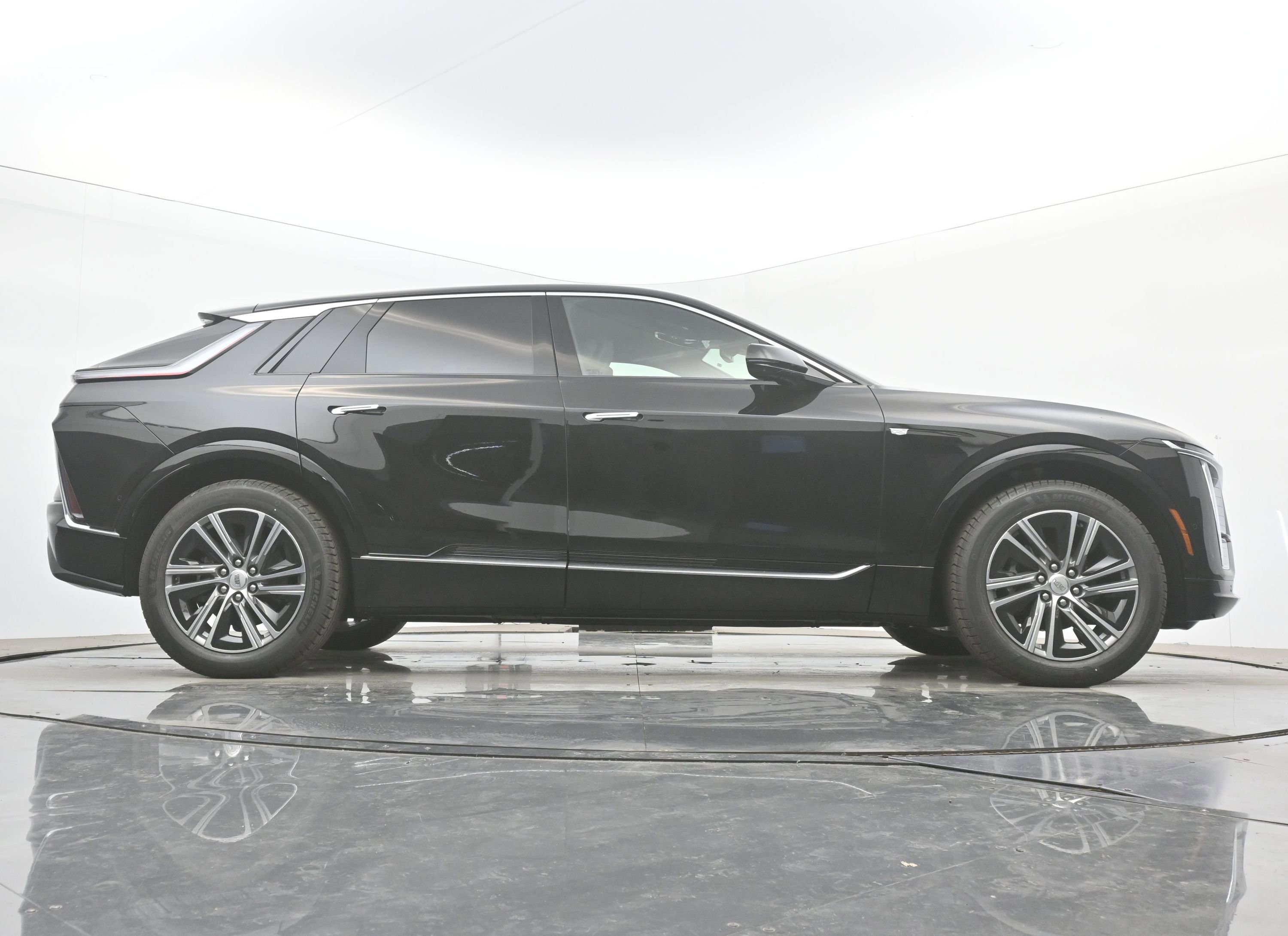 New 2026 Cadillac Lyriq Luxury AWD/4WD image 20