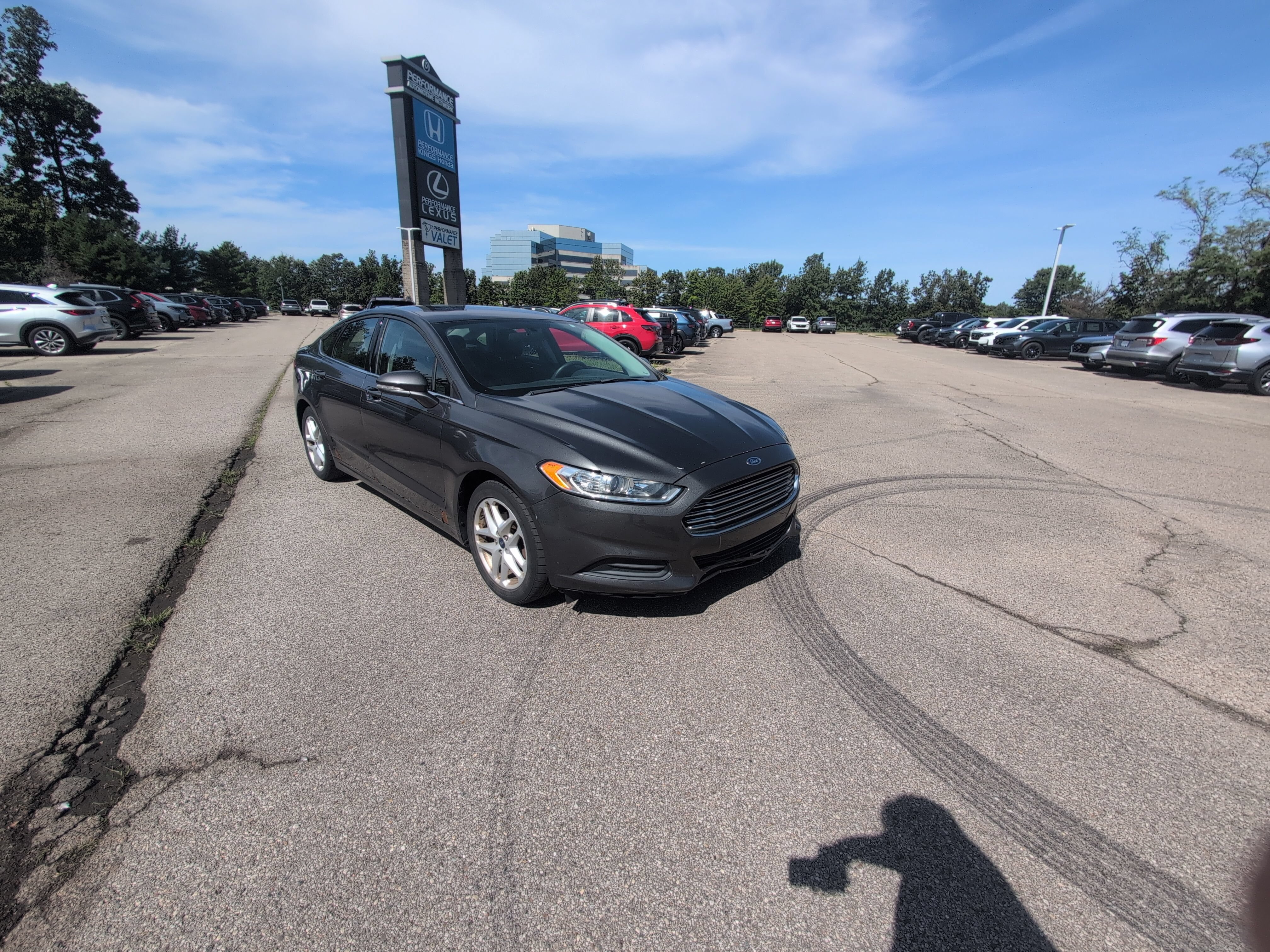 Used 2016 Ford Fusion SE FWD image 15