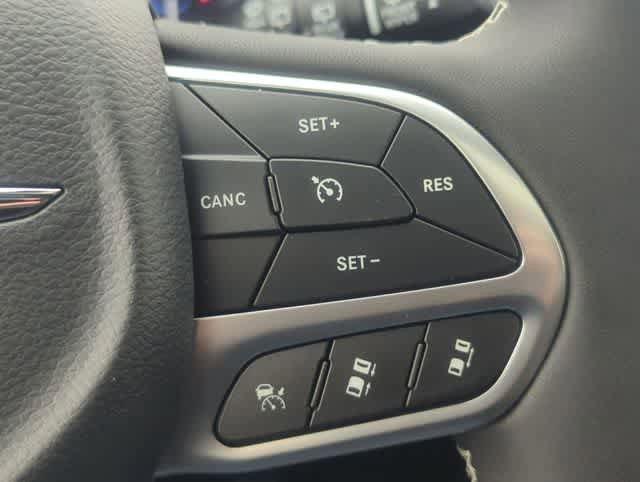 New 2026 Chrysler Pacifica Limited AWD/4WD image 25
