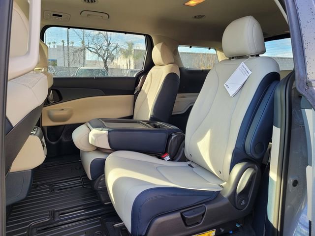 New 2026 Kia Carnival EX FWD image 7