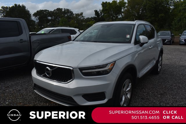 Used 2022 Volvo XC40 T5 Momentum