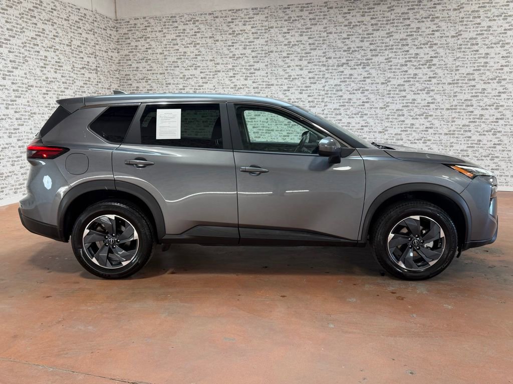 Used 2024 Nissan Rogue SV AWD/4WD image 6