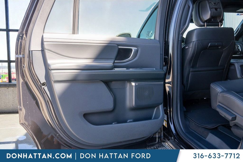 New 2026 Ford Expedition Max Platinum w/ Stealth Appearance Package AWD/4WD image 17