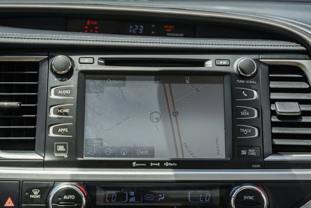 Used 2019 Toyota Highlander Limited Platinum AWD/4WD image 23