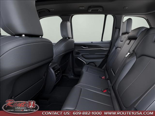 New 2026 Jeep Grand Cherokee Limited w/ Luxury Tech Group II AWD/4WD image 24