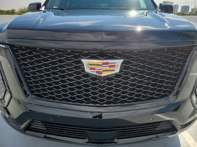 New 2026 Cadillac Escalade ESV Sport w/ Touring Package AWD/4WD image 7