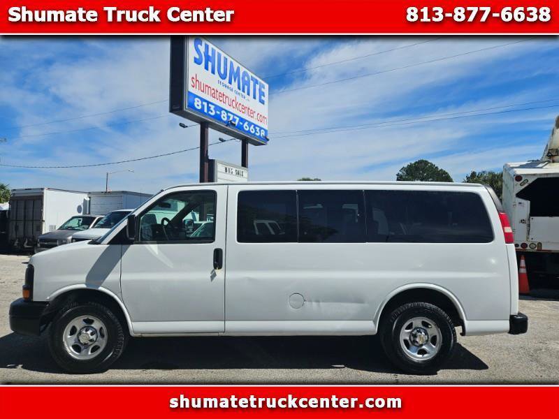 Used 2008 Chevrolet Express 1500 Passenger RWD image 1